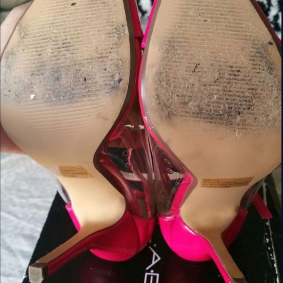 Pink Heels - Picture 5 of 6